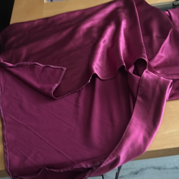 ASOS DESIGN satin twist shoulder midi dress with slit in pink side 8 - Picture 7 of 8